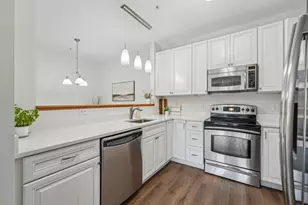 12761 College View Dr, Eden Prairie, MN 55347 - Photo 5