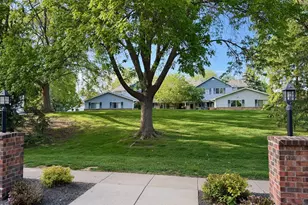 7646 13th St N, Oakdale, MN 55128 - Photo 11