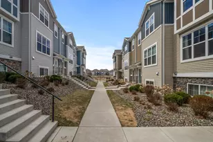 799 Roselyn Dr, Victoria, MN 55386 - Photo 3