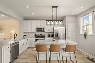 799 Roselyn Dr, Victoria, MN 55386 - Photo 5