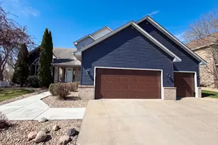 8433 Upland Ln N, Maple Grove, MN 55311 - Photo 31