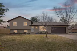 2639 Fairlawn Dr, Stillwater, MN 55082 - Photo 1