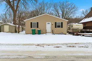 605 Le Hillier St, Mankato, MN 56001 - Photo 1