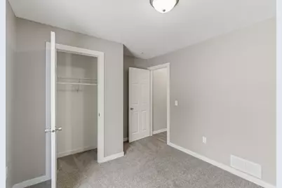 605 Le Hillier Street, Mankato, MN 56001 - Photo 13