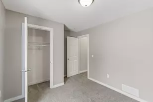 605 Le Hillier St, Mankato, MN 56001 - Photo 13