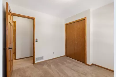 180 Red Oaks Drive, Vadnais Heights, MN 55127 - Photo 35