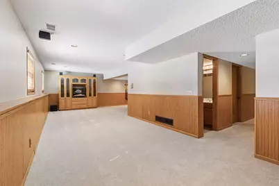 180 Red Oaks Drive, Vadnais Heights, MN 55127 - Photo 43