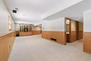 180 Red Oaks Dr, Vadnais Heights, MN 55127 - Photo 43