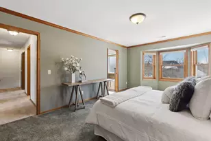 180 Red Oaks Dr, Vadnais Heights, MN 55127 - Photo 25