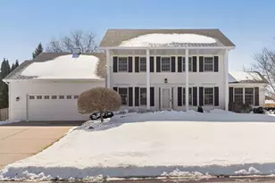 180 Red Oaks Dr, Vadnais Heights, MN 55127 - Photo 1