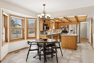 180 Red Oaks Dr, Vadnais Heights, MN 55127 - Photo 5