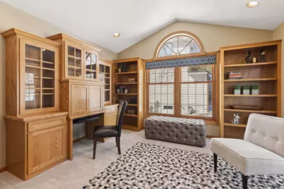 180 Red Oaks Drive, Vadnais Heights, MN 55127 - Photo 17