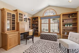 180 Red Oaks Dr, Vadnais Heights, MN 55127 - Photo 17