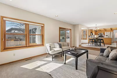 180 Red Oaks Drive, Vadnais Heights, MN 55127 - Photo 9