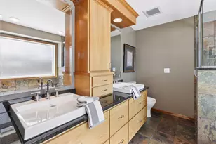 180 Red Oaks Dr, Vadnais Heights, MN 55127 - Photo 29