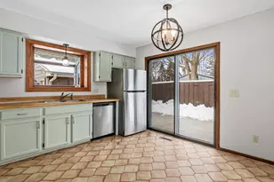 11250 Red Fox Dr, Maple Grove, MN 55369 - Photo 9