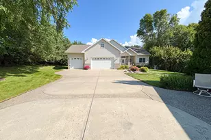 521 E Summit St, Battle Lake, MN 56515 - Photo 65