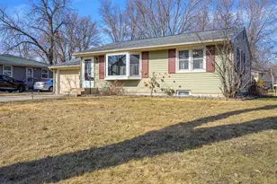 121 6th Ave NE, Hutchinson, MN 55350 - Photo 11