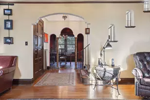 1005 Cedar Lake Rd S, Minneapolis, MN 55405 - Photo 9