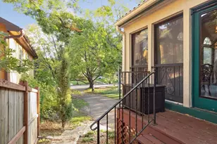 1005 Cedar Lake Rd S, Minneapolis, MN 55405 - Photo 19