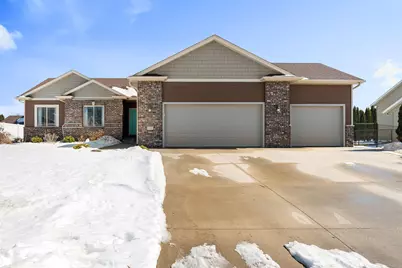 1407 28th Street SW, Austin, MN 55912 - Photo 3