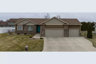 1407 28th Street SW, Austin, MN 55912 - Photo 1