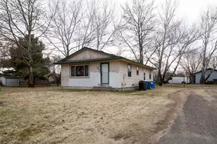 310 18th Ave SE, Cambridge, MN 55008 - Photo 1
