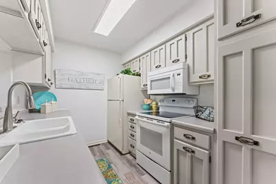 334 Lakeview Avenue, Long Lake, MN 55356 - Photo 7