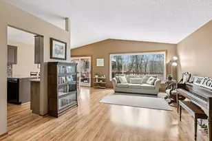 9895 31st Ave N, Plymouth, MN 55441 - Photo 3