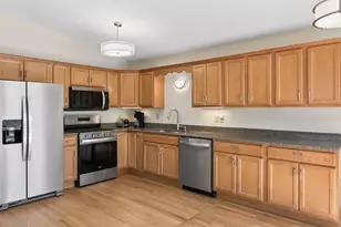 546 98th Ave NE, Blaine, MN 55434 - Photo 7