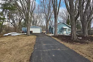 1873 Kohlman Ave, Maplewood, MN 55109 - Photo 3