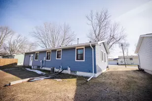 19 Thomas St, Morris, MN 56267 - Photo 5