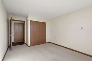 7600 Golden Valley Rd, Golden Valley, MN 55427 - Photo 17