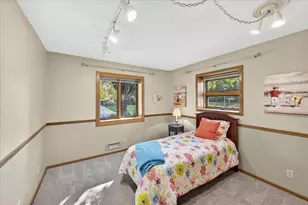 8100 Wynnwood Rd, Golden Valley, MN 55427 - Photo 17