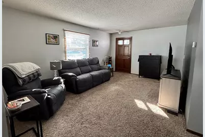 622 Saint Paul Avenue S, Thief River Falls, MN 56701 - Photo 11