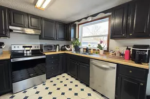 622 St Paul Ave S, Thief River Falls, MN 56701 - Photo 7