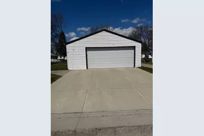 622 Saint Paul Avenue S, Thief River Falls, MN 56701 - Photo 5