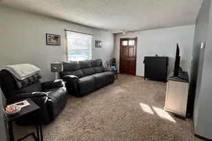 622 St Paul Ave S, Thief River Falls, MN 56701 - Photo 11