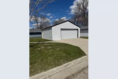 622 Saint Paul Avenue S, Thief River Falls, MN 56701 - Photo 7