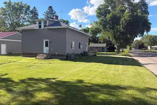 739 E 1st St, Litchfield, MN 55355 - Photo 1