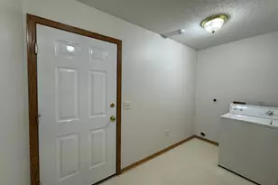 814B Southview Ct W, Marshall, MN 56258 - Photo 15