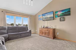 8649 Independence Dr, Chisago City, MN 55013 - Photo 11