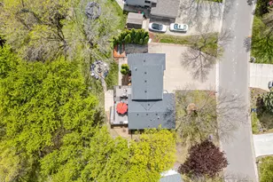 6881 Redwing Ln, Chanhassen, MN 55317 - Photo 33