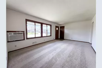 8183 Henslowe Avenue S, Cottage Grove, MN 55016 - Photo 9