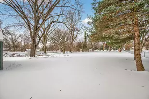 1612 Goodview Ave N, Oakdale, MN 55128 - Photo 23