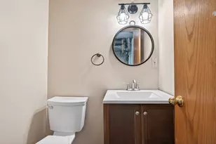 1612 Goodview Ave N, Oakdale, MN 55128 - Photo 19