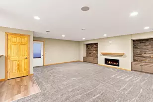 3635 Chelmsford Rd NE, Saint Anthony, MN 55418 - Photo 33