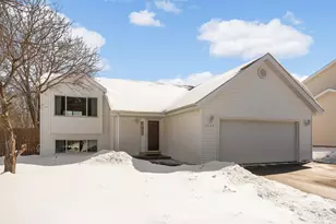 2427 Henslow Ave N, Oakdale, MN 55128 - Photo 1