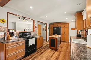296 Logan Ave E, West Saint Paul, MN 55118 - Photo 5