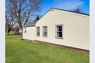 506 E 2nd Street N, Truman, MN 56088 - Photo 3